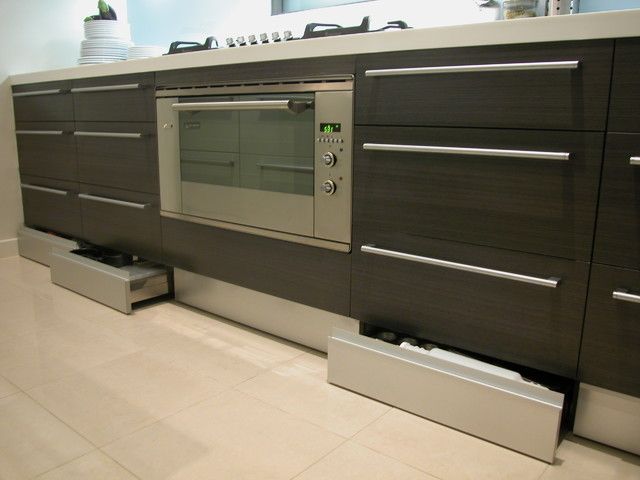 Blog_Reparalia_renovar_cocina_DIY_low_cost_barato_economico_sin_obra_decoracion_zocalo_metal